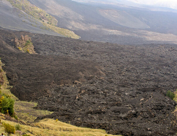 Valle del Bove Etna: storia di un paesaggio vulcanico unico